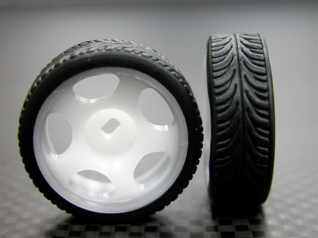 Kyosho Mini-Z AWD Delrin Front/Rear Ridge Rims (5P, 3.5mm Offset, Width 8.3mm) With Tires - 1Pr Set White